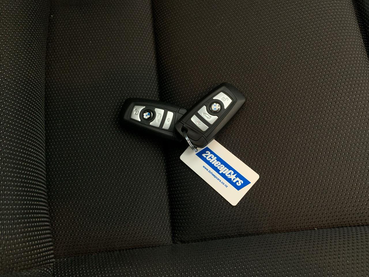 2014 BMW 523i M Sport Sedan CRUISE CONTROL + PADDLE SHIFT + AUTO LIGHTS