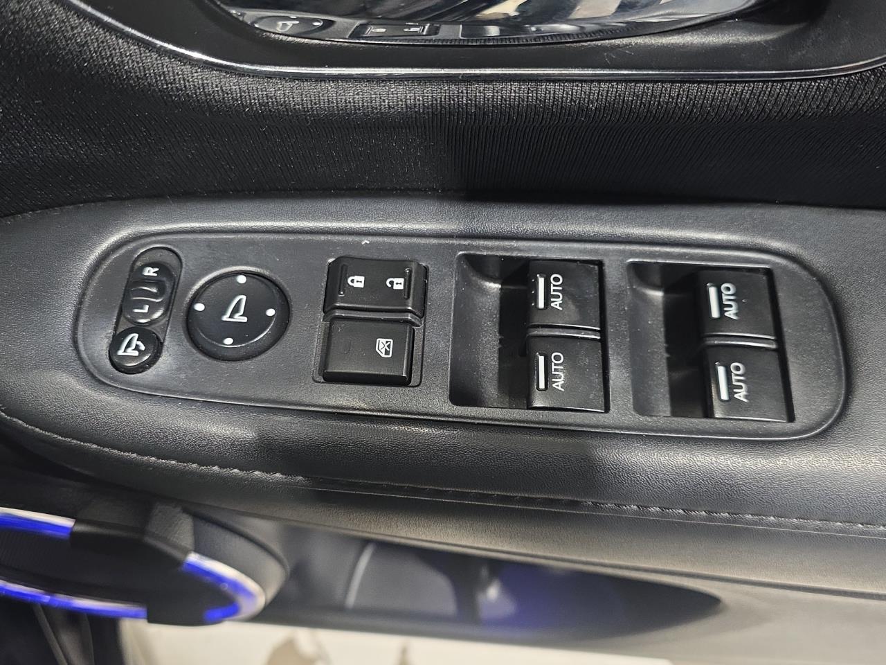 2014 Honda Vezel Hybrid Z RV/SUV HEATED SEATS + CRUISE CONTROL + HEATED SEATS