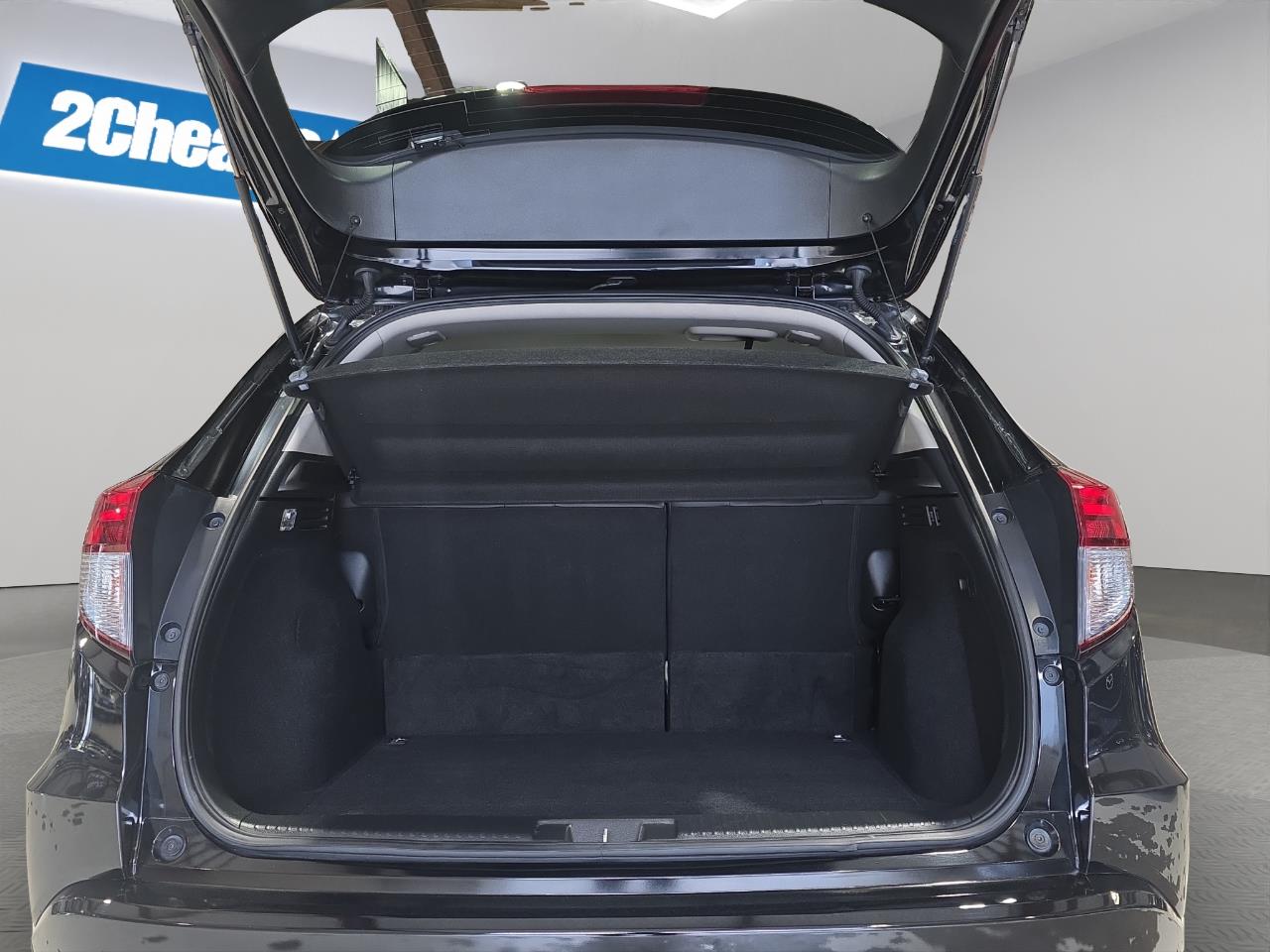 2014 Honda Vezel Hybrid Z RV/SUV HEATED SEATS + CRUISE CONTROL + HEATED SEATS