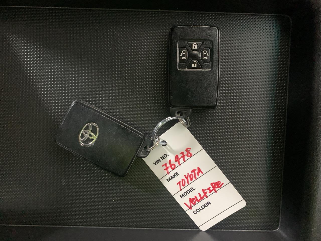 2013 Toyota Vellfire 2,4X People Mover ELECTRIC SLIDING DOORS + REVERSING CAMERA