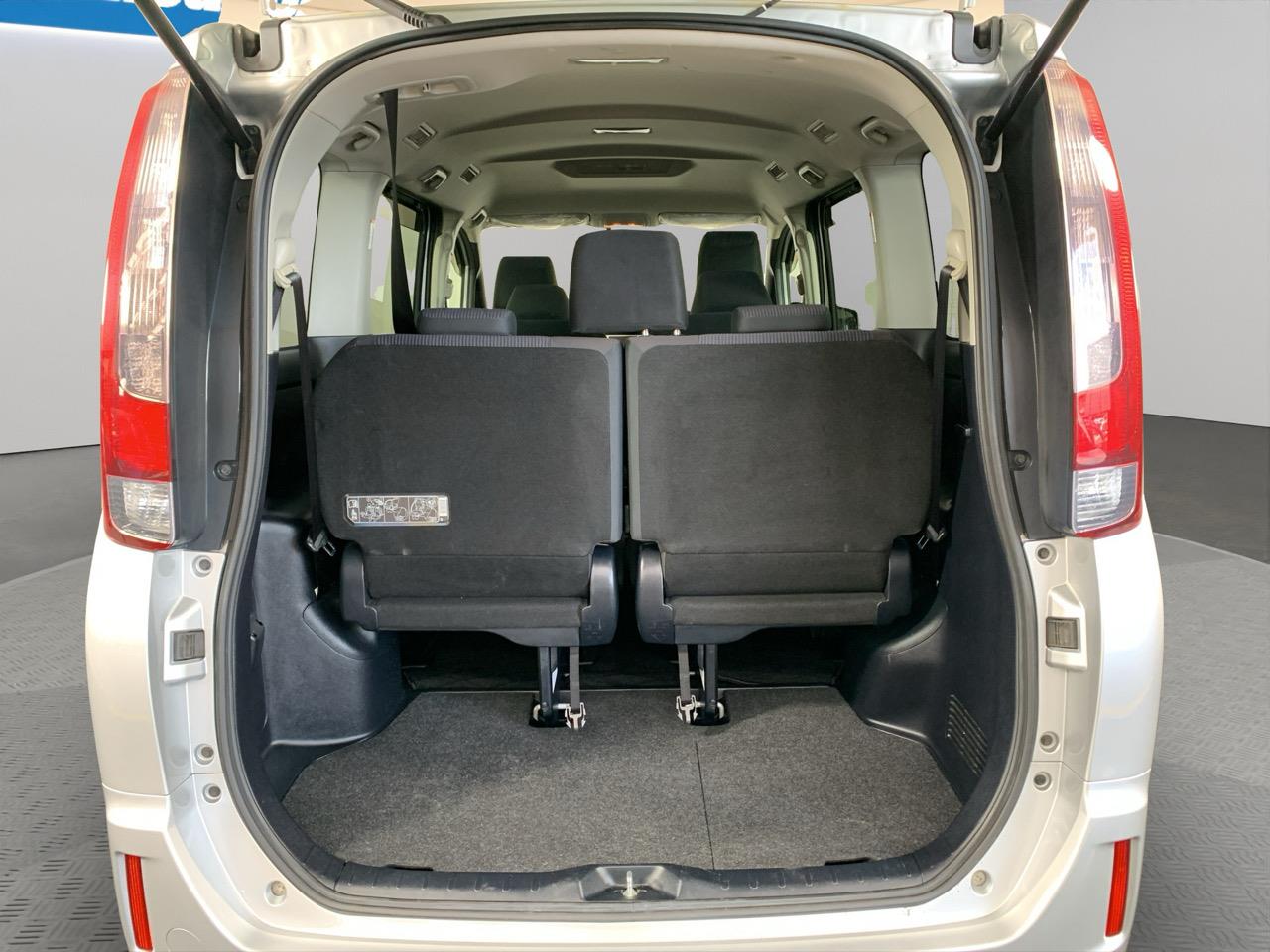 2014 Toyota Noah Hybrid X People Mover REVERSING CAMERA + POWER SLIDING DOOR