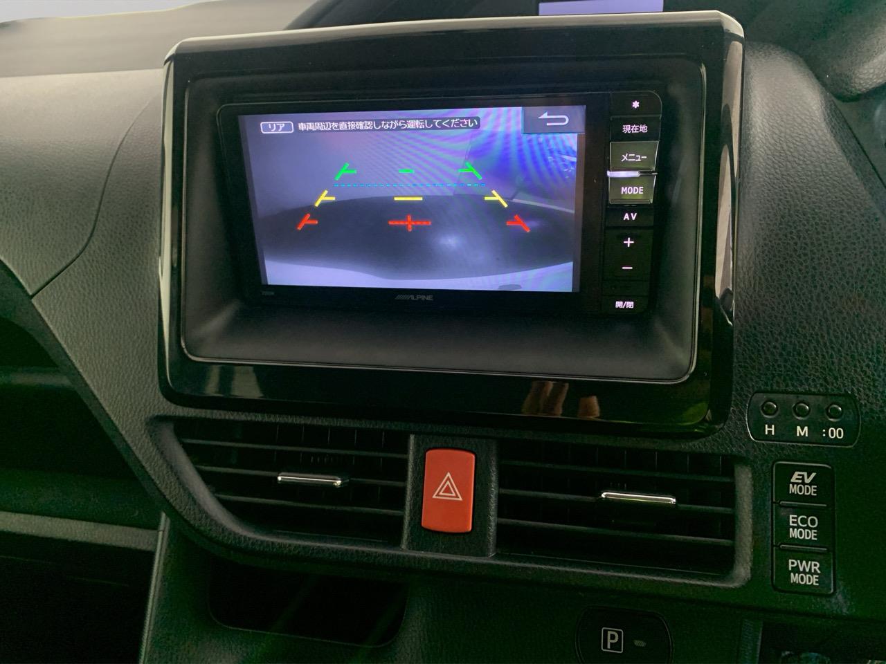 2015 Toyota Voxy HYBRID V People Mover CRUISE CONTROL + HEATED SEATS + POWER SLIDING DOOR