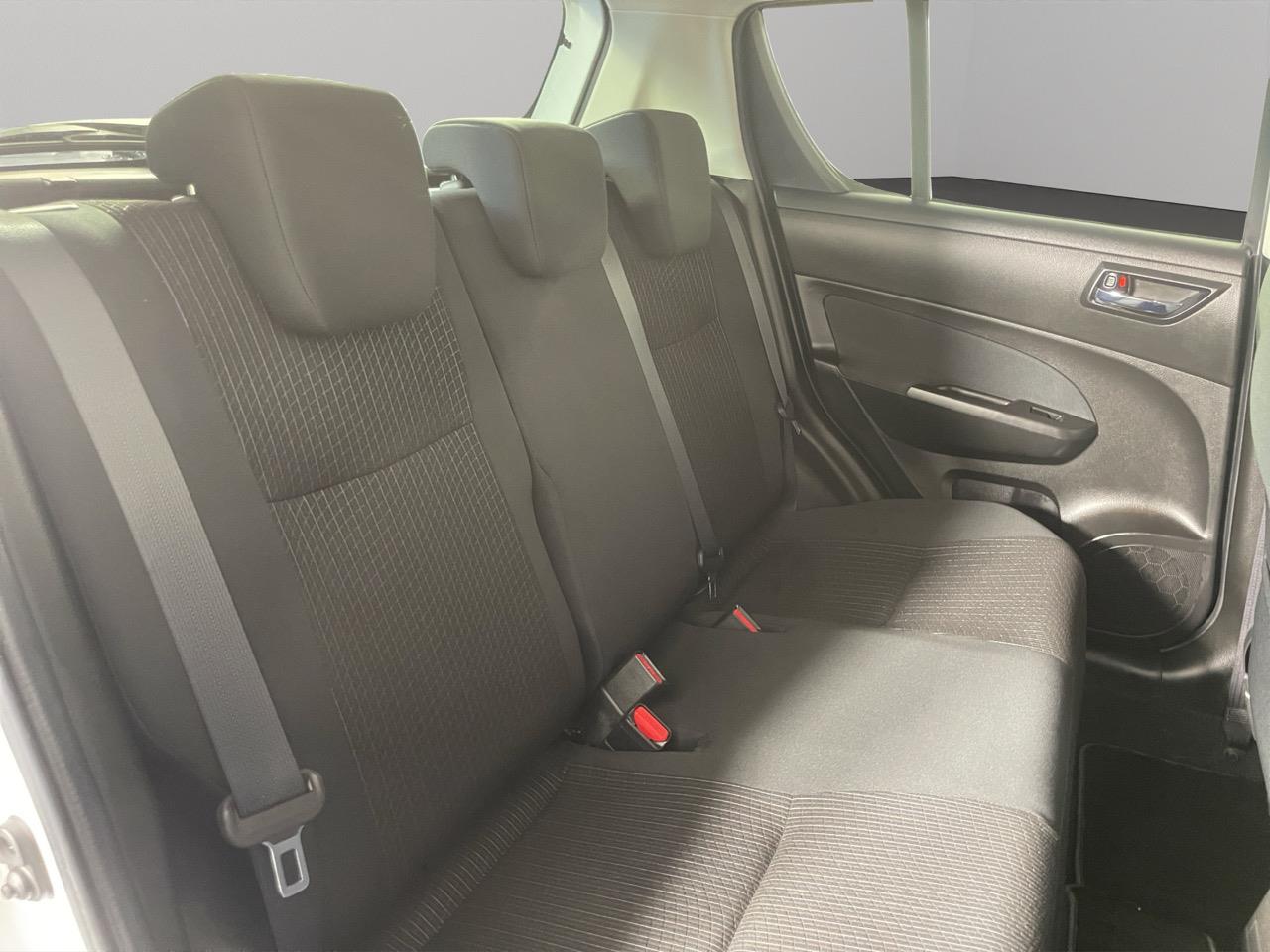 2013 Suzuki Swift XL-DJE Hatchback LOW KM + AUTO LIGHTS + PUSH START