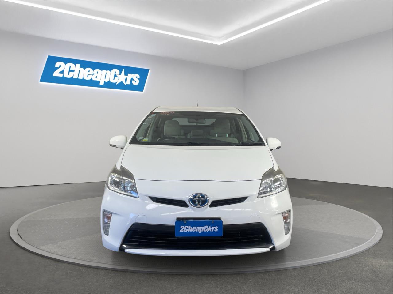 2014 Toyota Prius S Hatchback REVERSING CAMERA + AUTO LIGHTS + PUSH START
