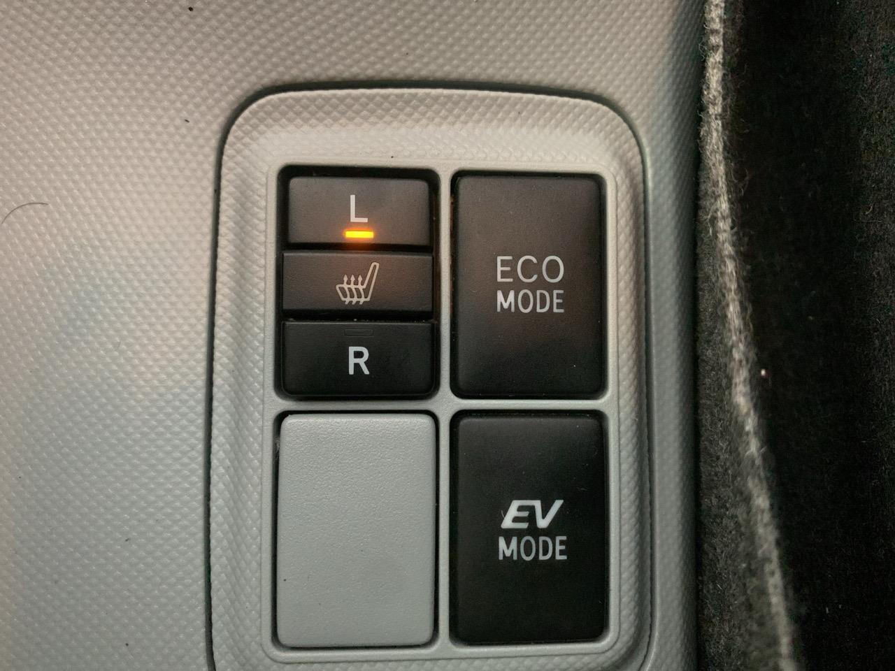 2012 Toyota Aqua S Hatchback HEATED SEATS + REVERSING CAMERA + AUTO LIGHTS