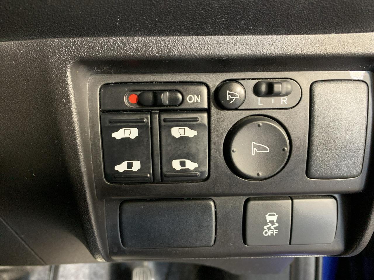 2013 Honda Freed Hybrid Hatchback ELECTRIC SLIDING DOORS + REVESING CAMERA