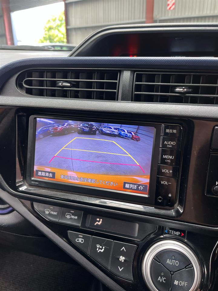 2015 Toyota Aqua Facelift Model S Hatchback SMART KEY + REVERSING CAMERA