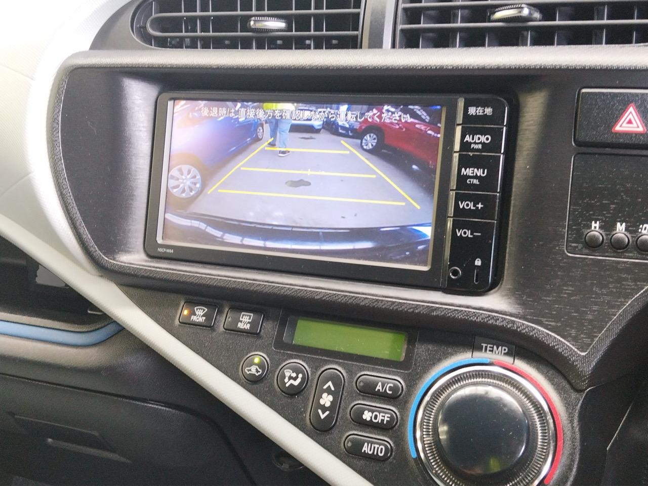 2014 Toyota Aqua S Hatchback PUSH BUTTON START + AUTO LIGHTS + REVERSING CAMERA