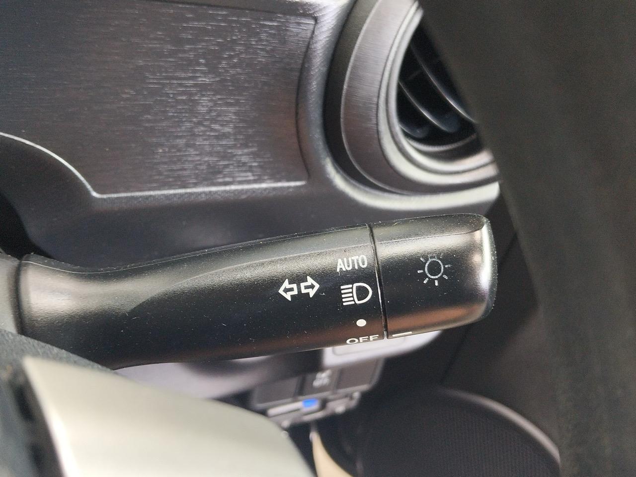 2014 Toyota Aqua S Hatchback PUSH BUTTON START + AUTO LIGHTS + REVERSING CAMERA