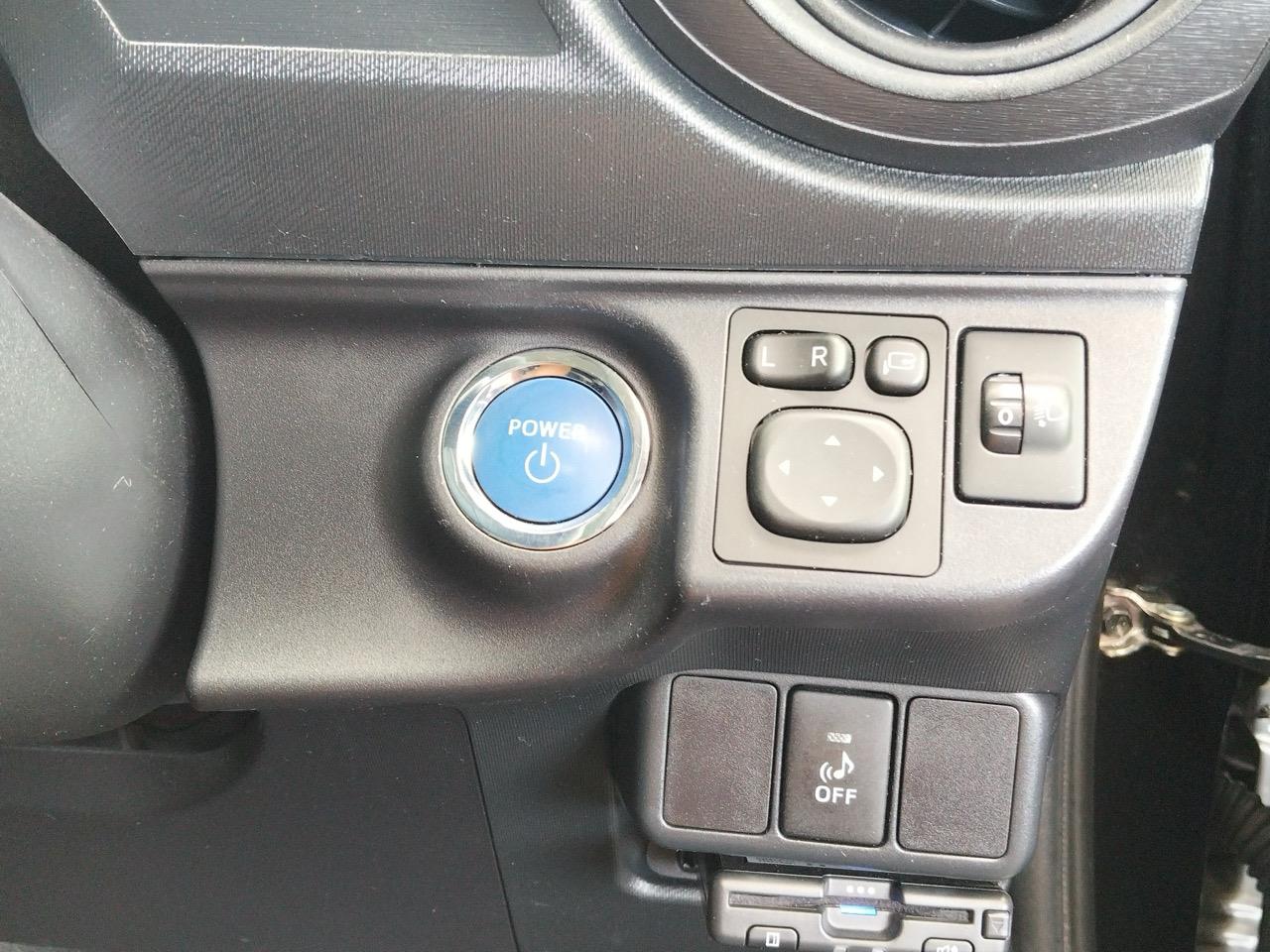 2014 Toyota Aqua S Hatchback PUSH BUTTON START + AUTO LIGHTS + REVERSING CAMERA