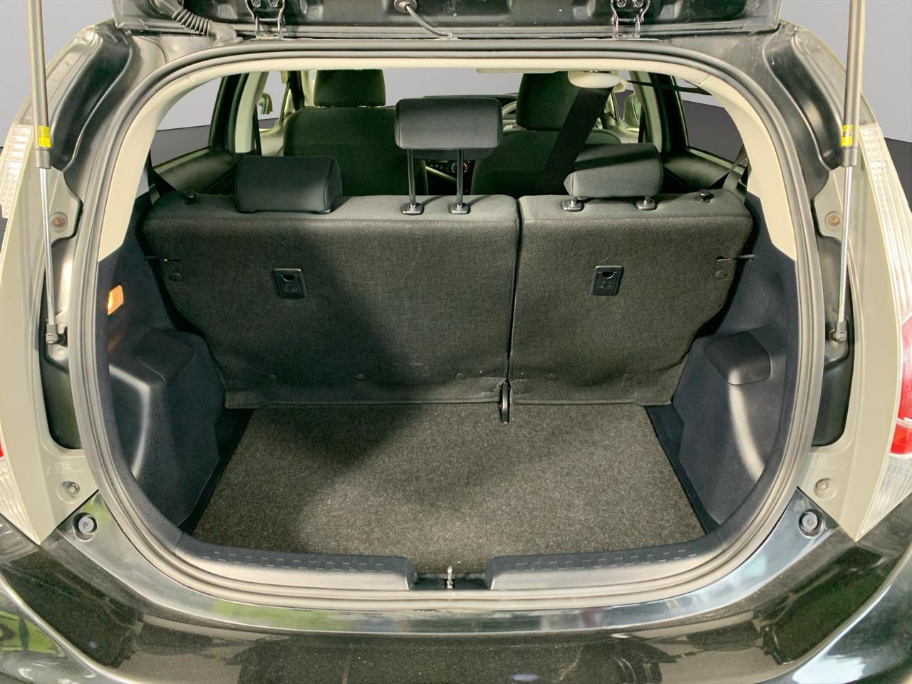 2014 Toyota Aqua S Hatchback PUSH BUTTON START + AUTO LIGHTS + REVERSING CAMERA