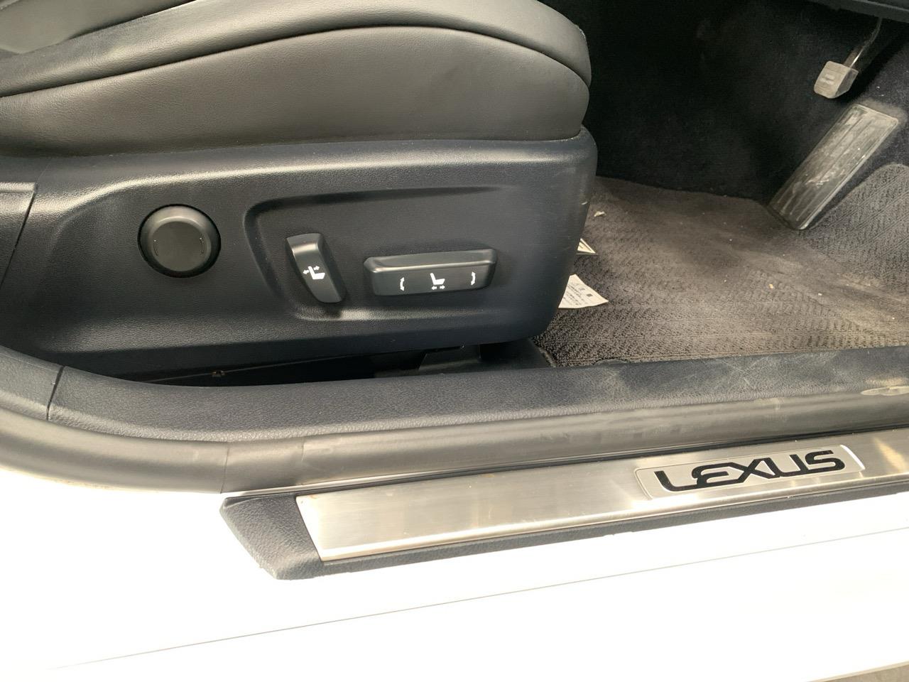 2013 Lexus IS 300H F Sport Sedan CRUISE CONTROL + HEATED SEATS + REVERSING CAMERA