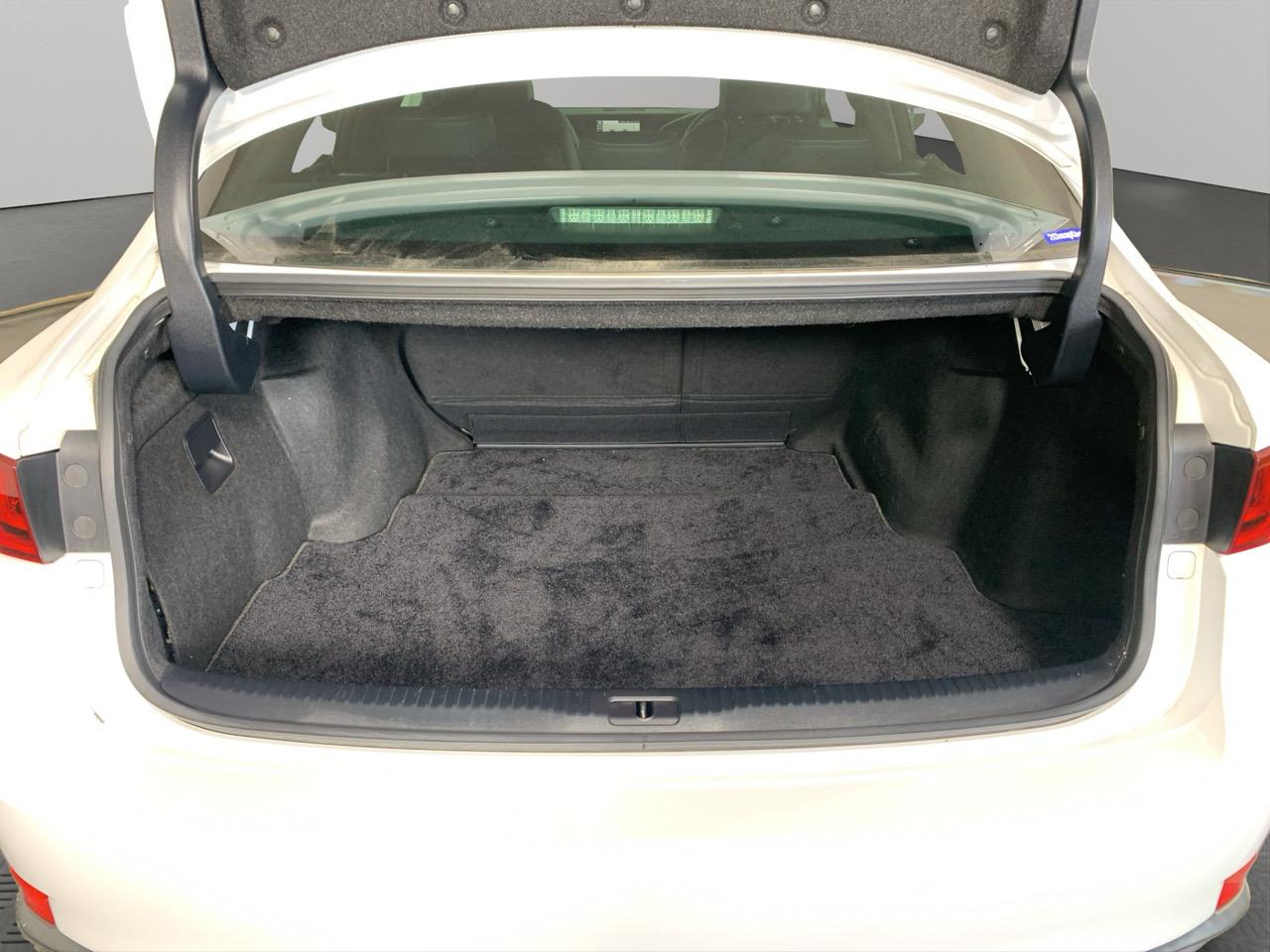 2013 Lexus IS 300H F Sport Sedan CRUISE CONTROL + HEATED SEATS + REVERSING CAMERA