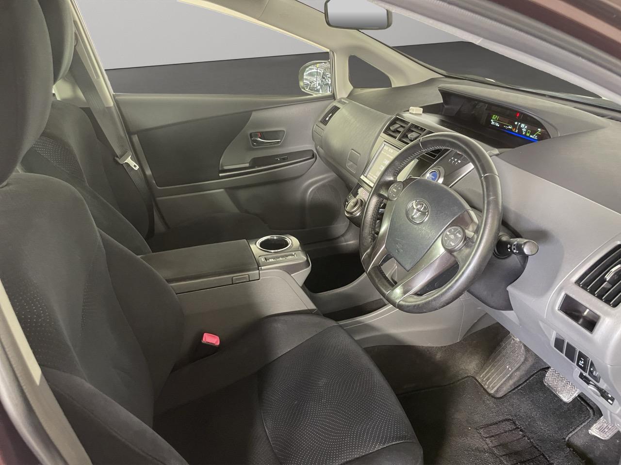 2013 Toyota Prius Alpha S Station Wagon REVERSING CAMERA + PUSH BUTTON START + AUTO LIGHTS