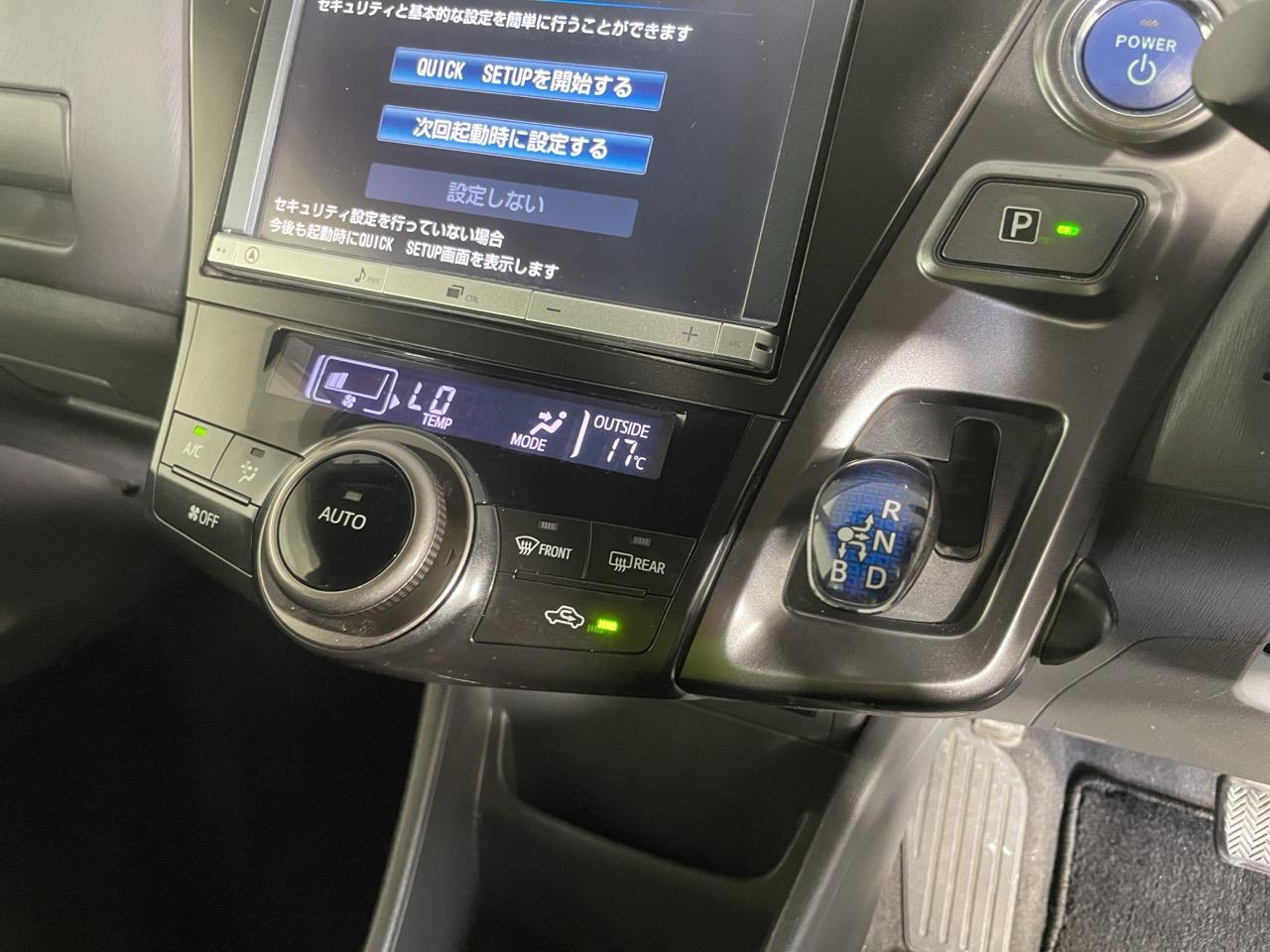 2013 Toyota Prius Alpha S Station Wagon REVERSING CAMERA + PUSH BUTTON START + AUTO LIGHTS