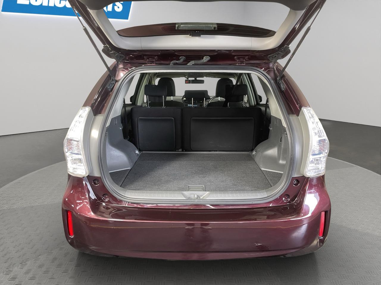 2013 Toyota Prius Alpha S Station Wagon REVERSING CAMERA + PUSH BUTTON START + AUTO LIGHTS