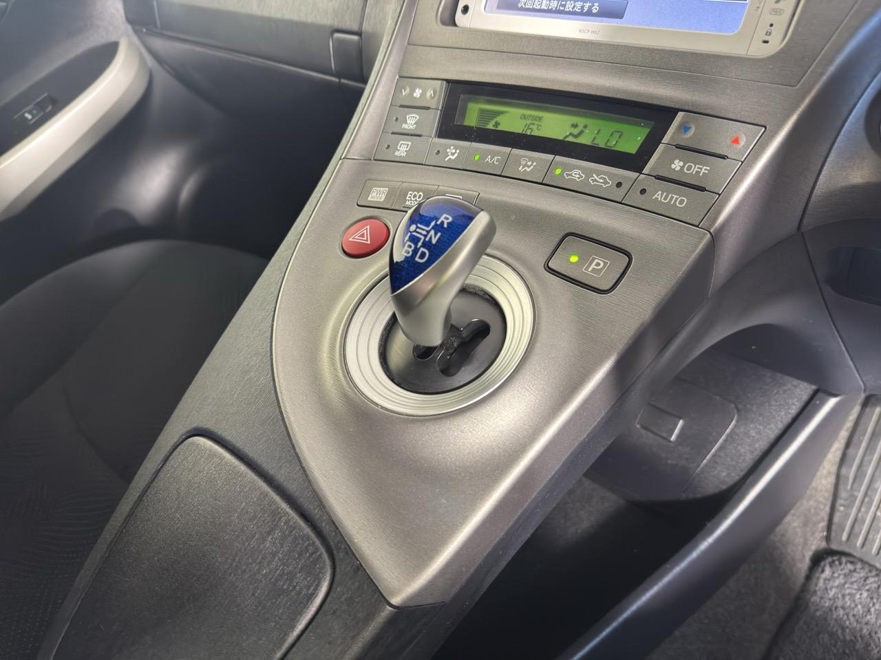 2014 Toyota Prius G Hatchback REVERSING CAMERA + AUTO LIGHTS + PUSH BUTTON START