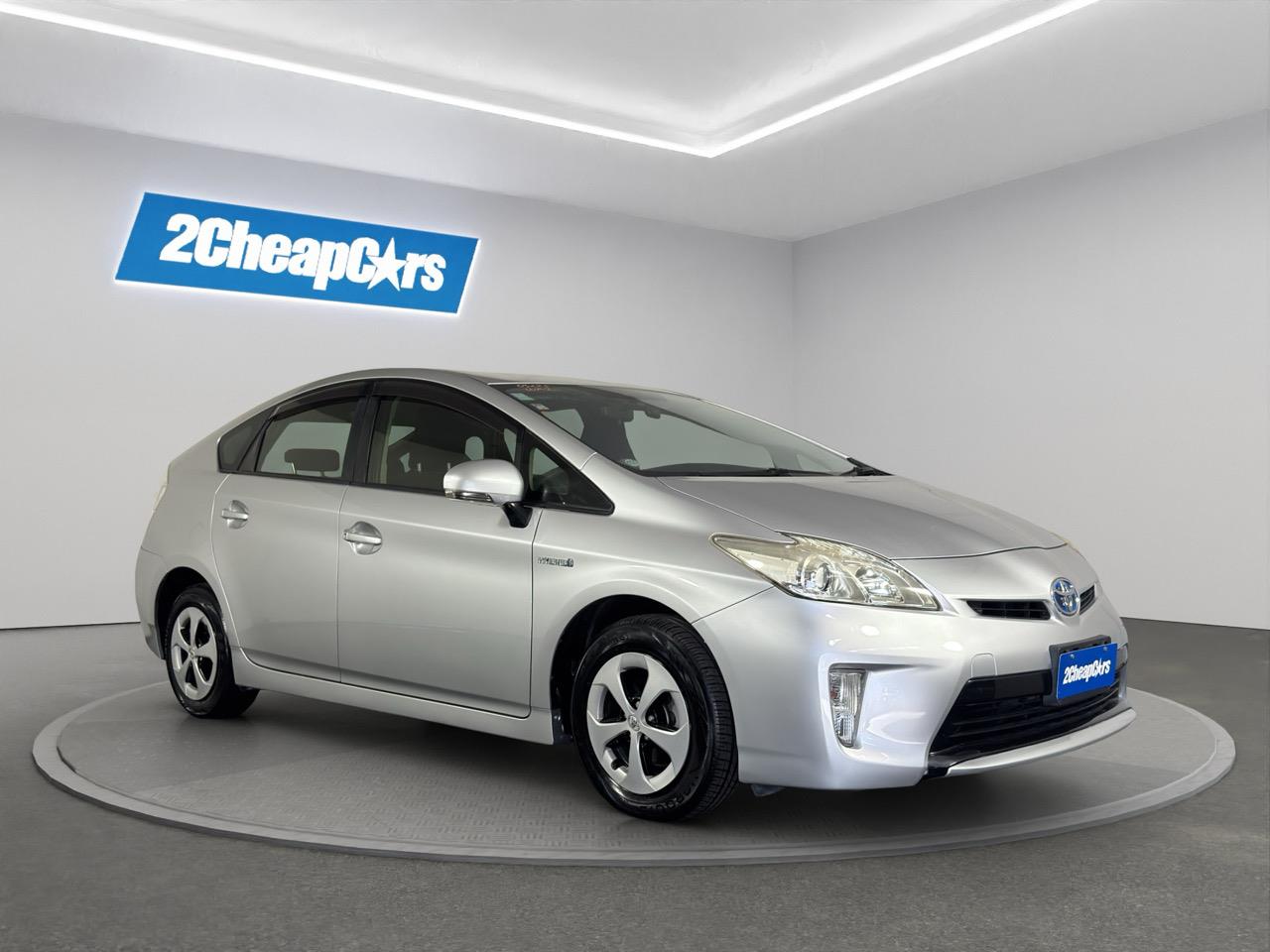 2014 Toyota Prius G Hatchback REVERSING CAMERA + AUTO LIGHTS + PUSH BUTTON START