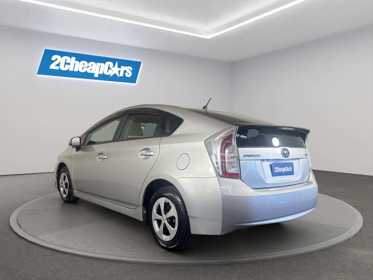 2014 Toyota Prius G Hatchback REVERSING CAMERA + AUTO LIGHTS + PUSH BUTTON START