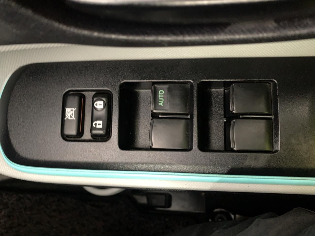 2013 Toyota Aqua G Hatchback PUSH BUTTON START + AUTO LIGHTS