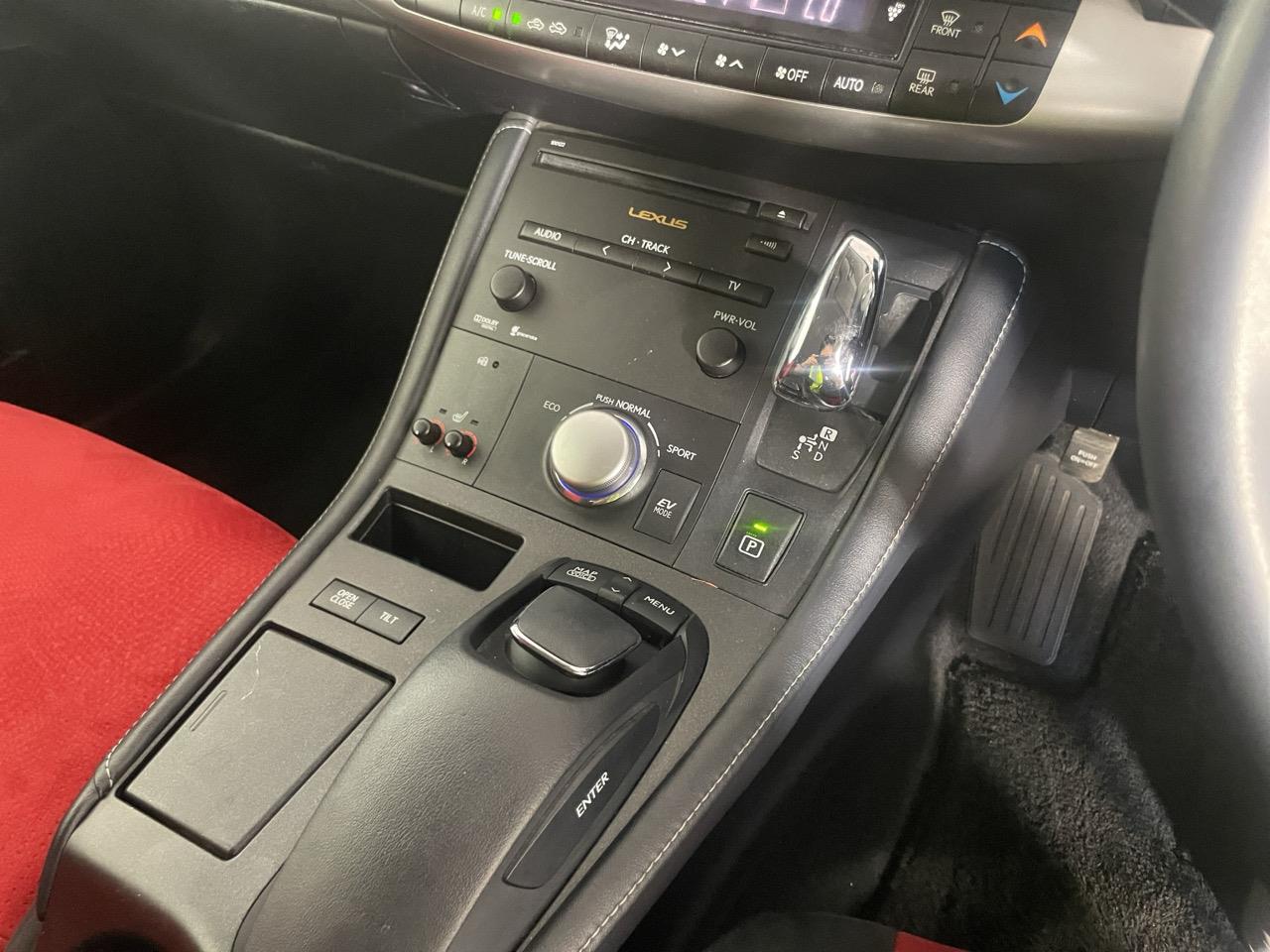 2013 Lexus CT200h VER C Hatchback PARKING SENSORS + REVERSING CAMERA