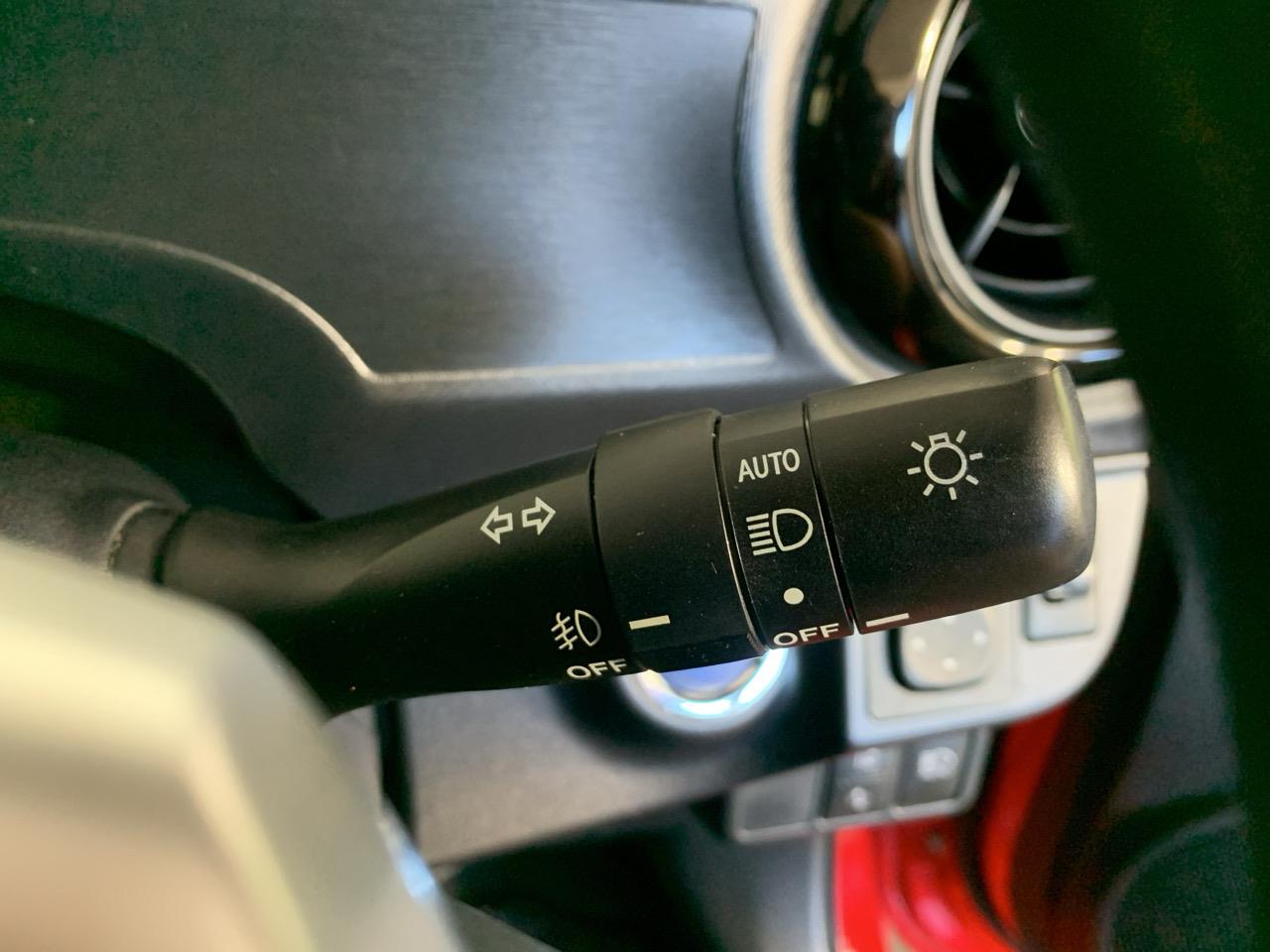 2016 Toyota Aqua Facelift Model G Hatchback LOW KMS + PUSH BUTTON START + AUTO LIGHTS