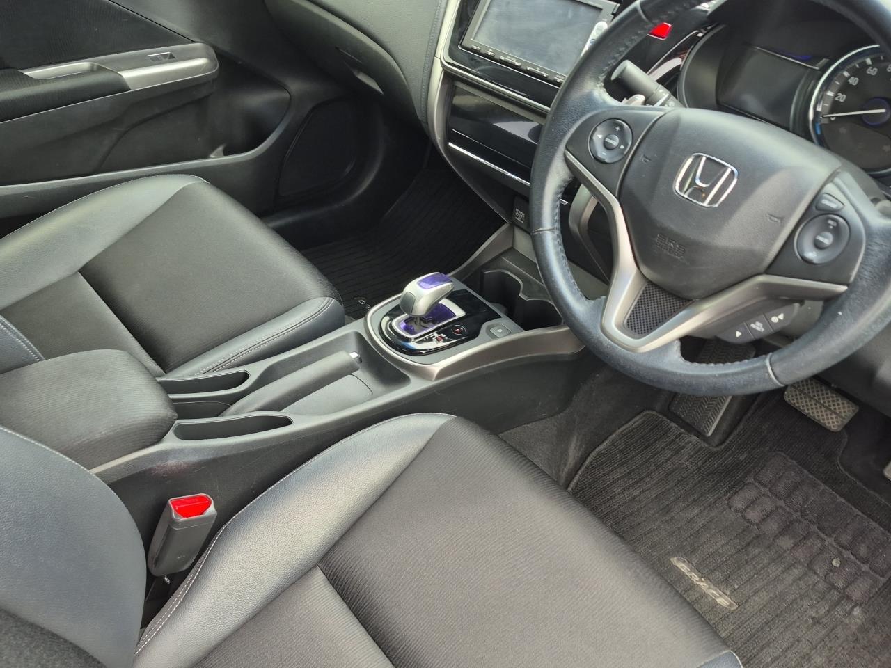 2015 Honda Grace Hybrid Sedan REVERSING CAMERA + SMART KEY + CRUISE CONTROL