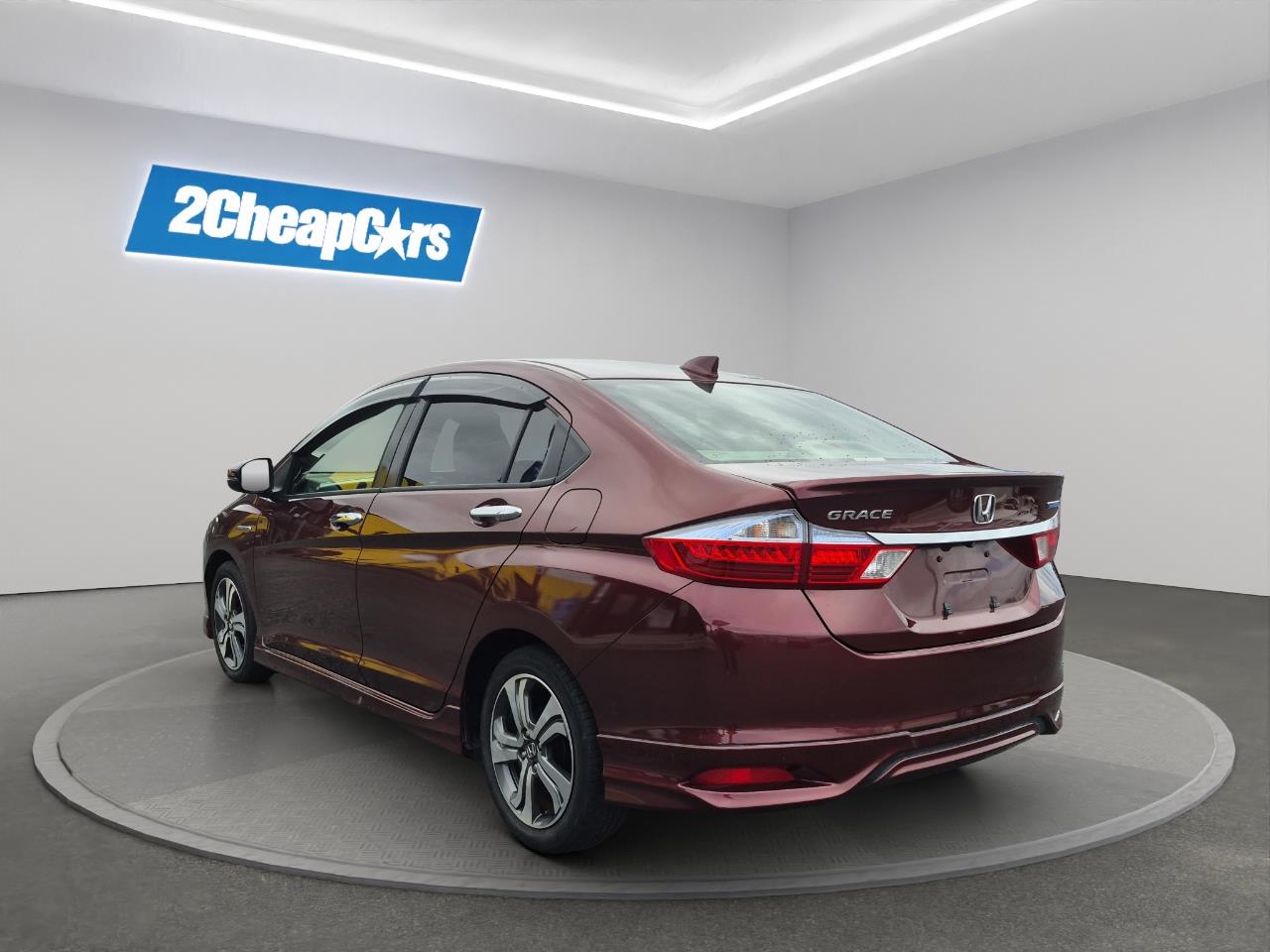 2015 Honda Grace Hybrid Sedan REVERSING CAMERA + SMART KEY + CRUISE CONTROL