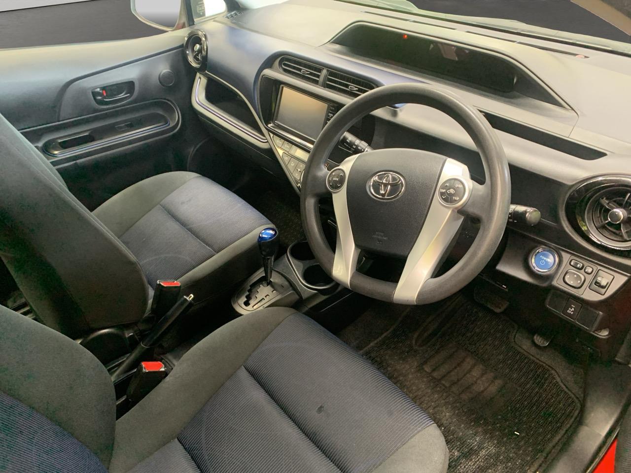 2015 Toyota Aqua Facelift Model S Hatchback PUSH BUTTON START + AUTO LIGHTS + REVERSING CAMERA