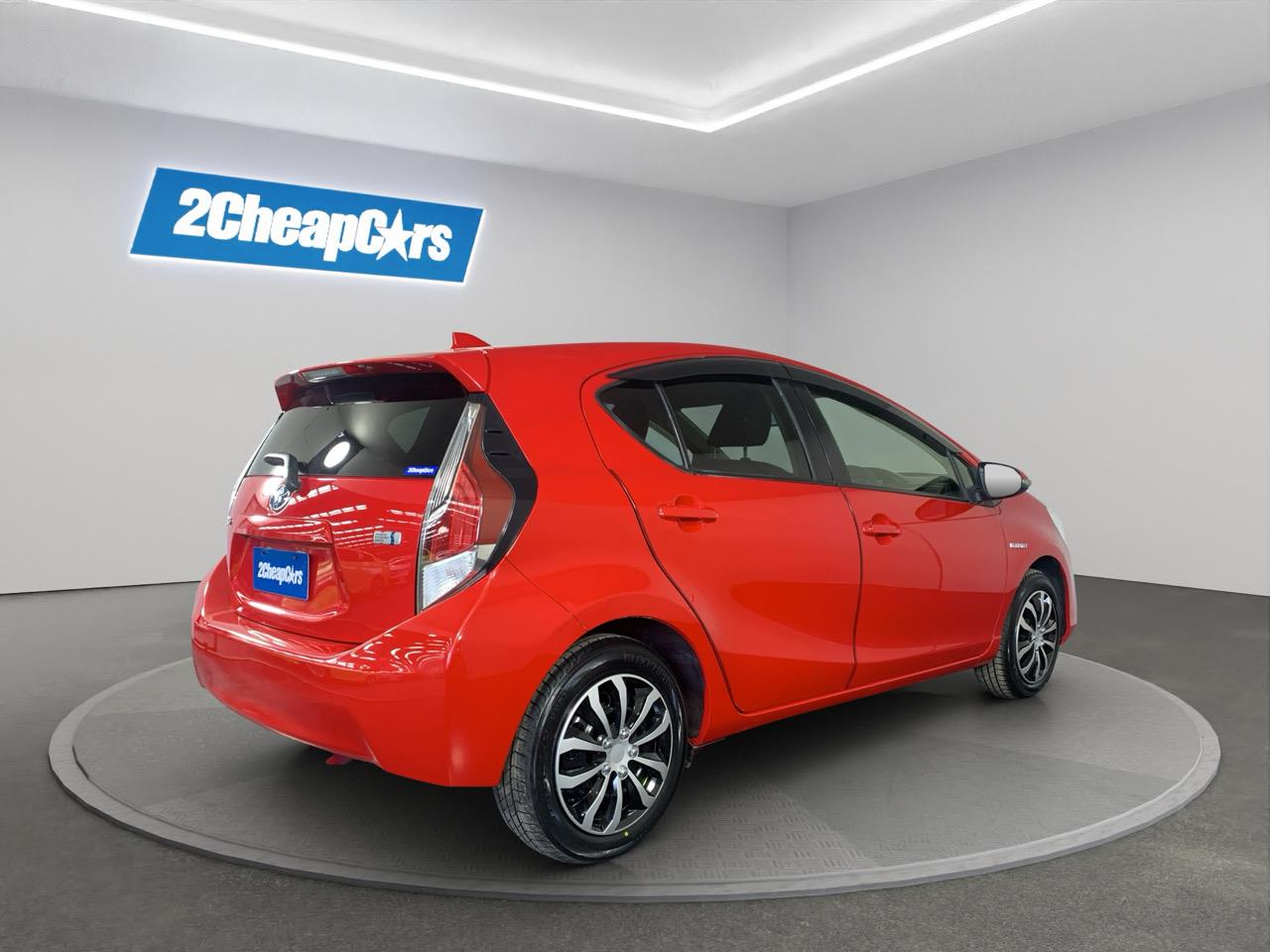 2015 Toyota Aqua Facelift Model S Hatchback PUSH BUTTON START + AUTO LIGHTS + REVERSING CAMERA