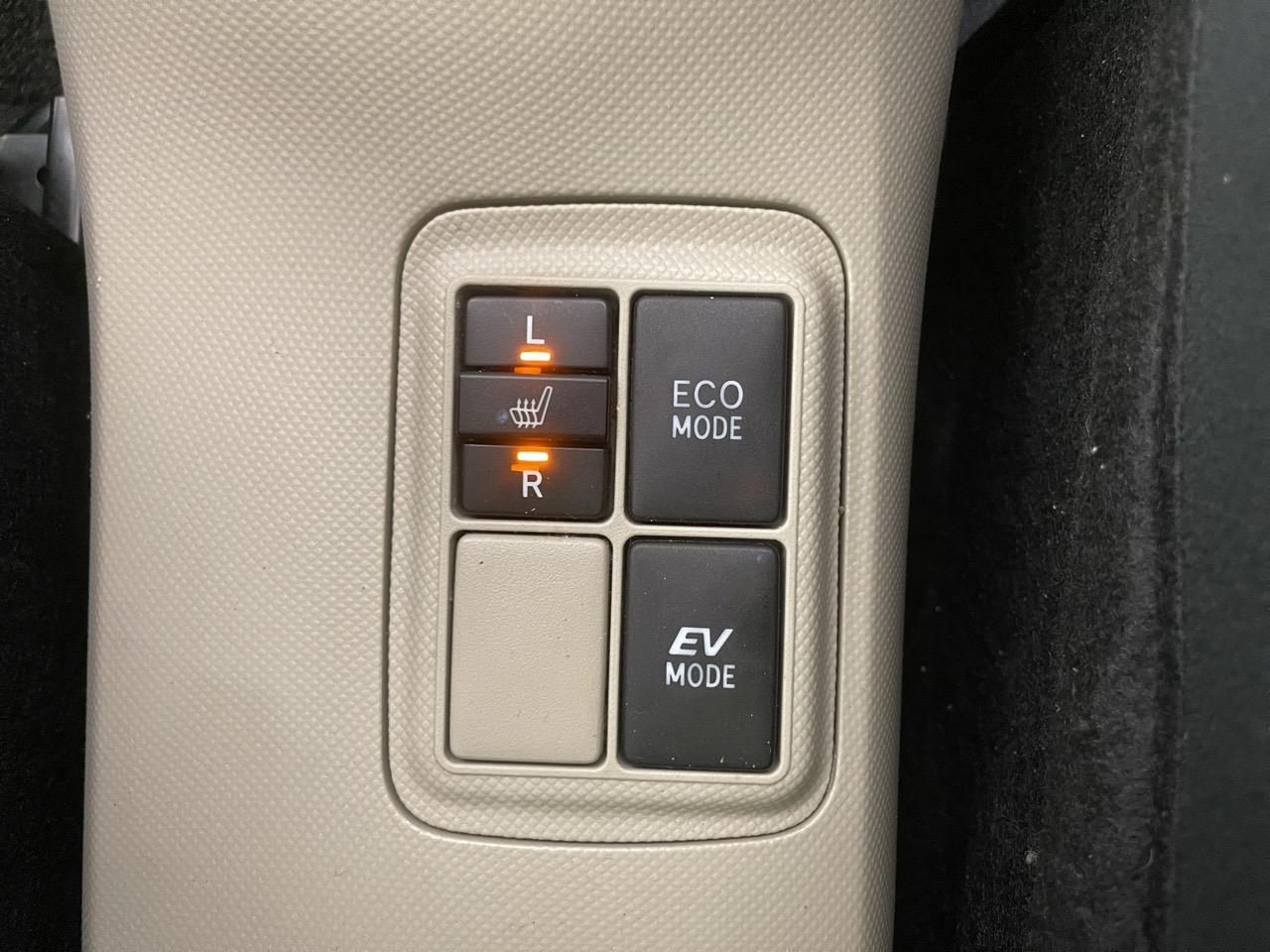 2012 Toyota Aqua S Hatchback HEATED SEATS + PUSH BUTTON START + AUTO LIGHTS