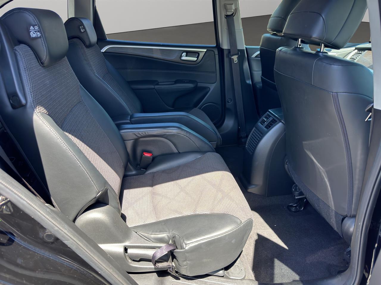 2015 Honda JADE Honda Sensing Hybrid People Mover HONDA SENSING + CRUISE CONTROL + REVERSING CAMERA