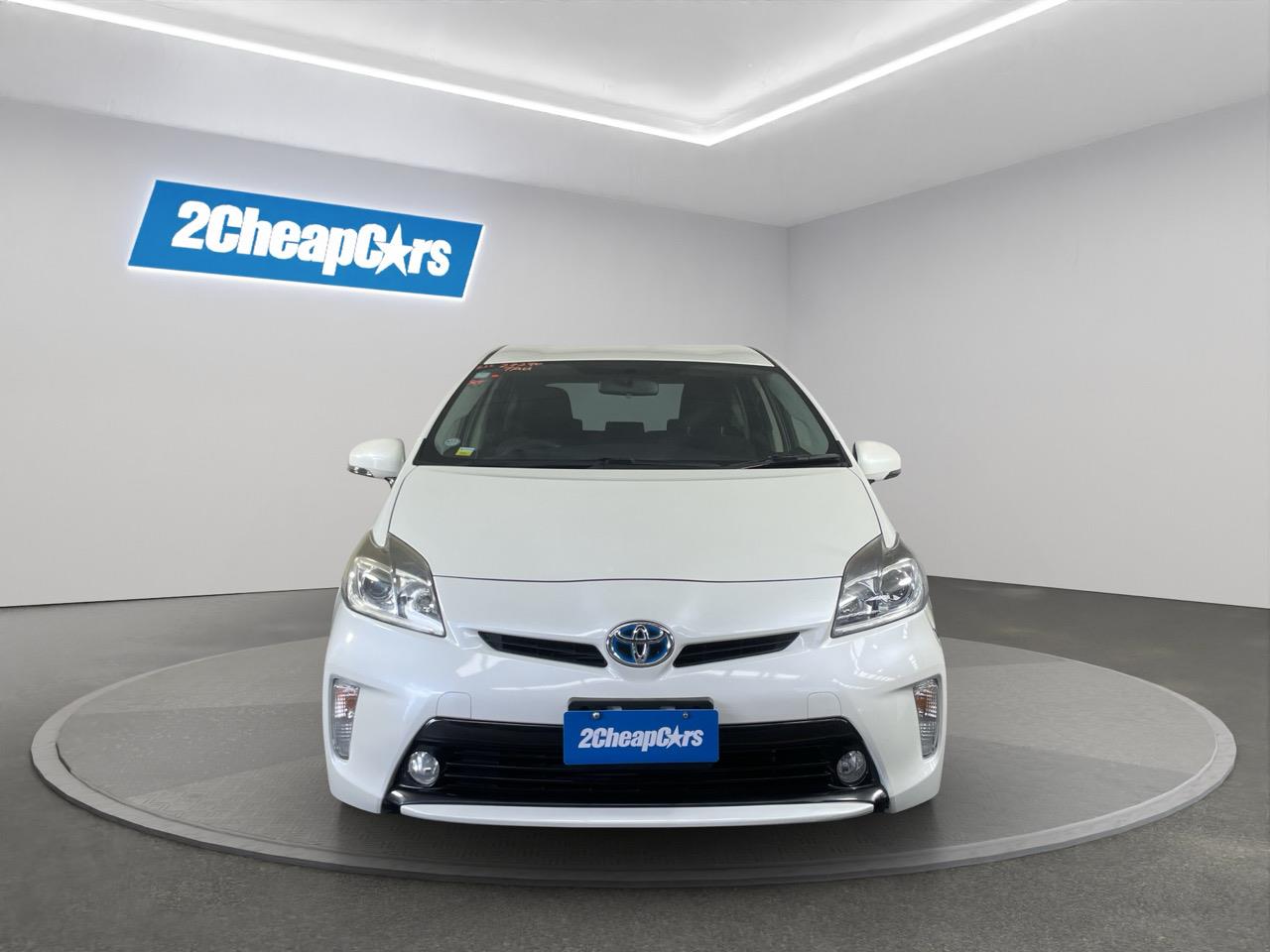 2015 Toyota Prius S Hatchback REVERSING CAMERA + PUSH BUTTON START + AUTO LIGHTS