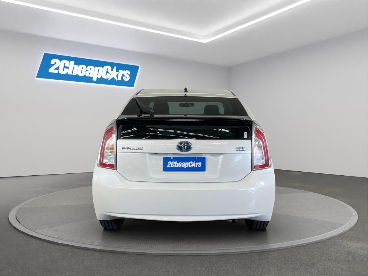 2015 Toyota Prius S Hatchback REVERSING CAMERA + PUSH BUTTON START + AUTO LIGHTS