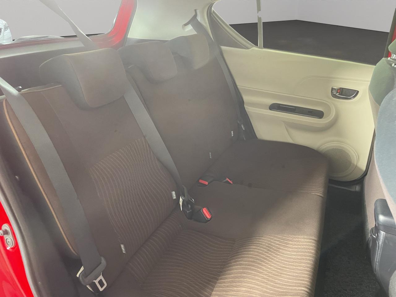 2012 Toyota Aqua G Hatchback LOW KM + AUTO LIGHTS + PUSH BUTTON START