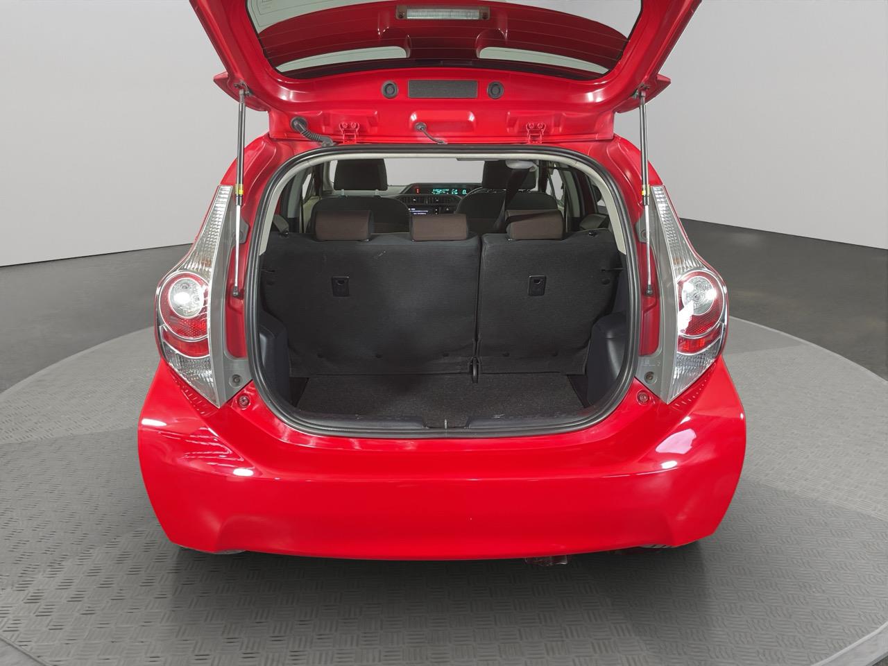 2012 Toyota Aqua G Hatchback LOW KM + AUTO LIGHTS + PUSH BUTTON START