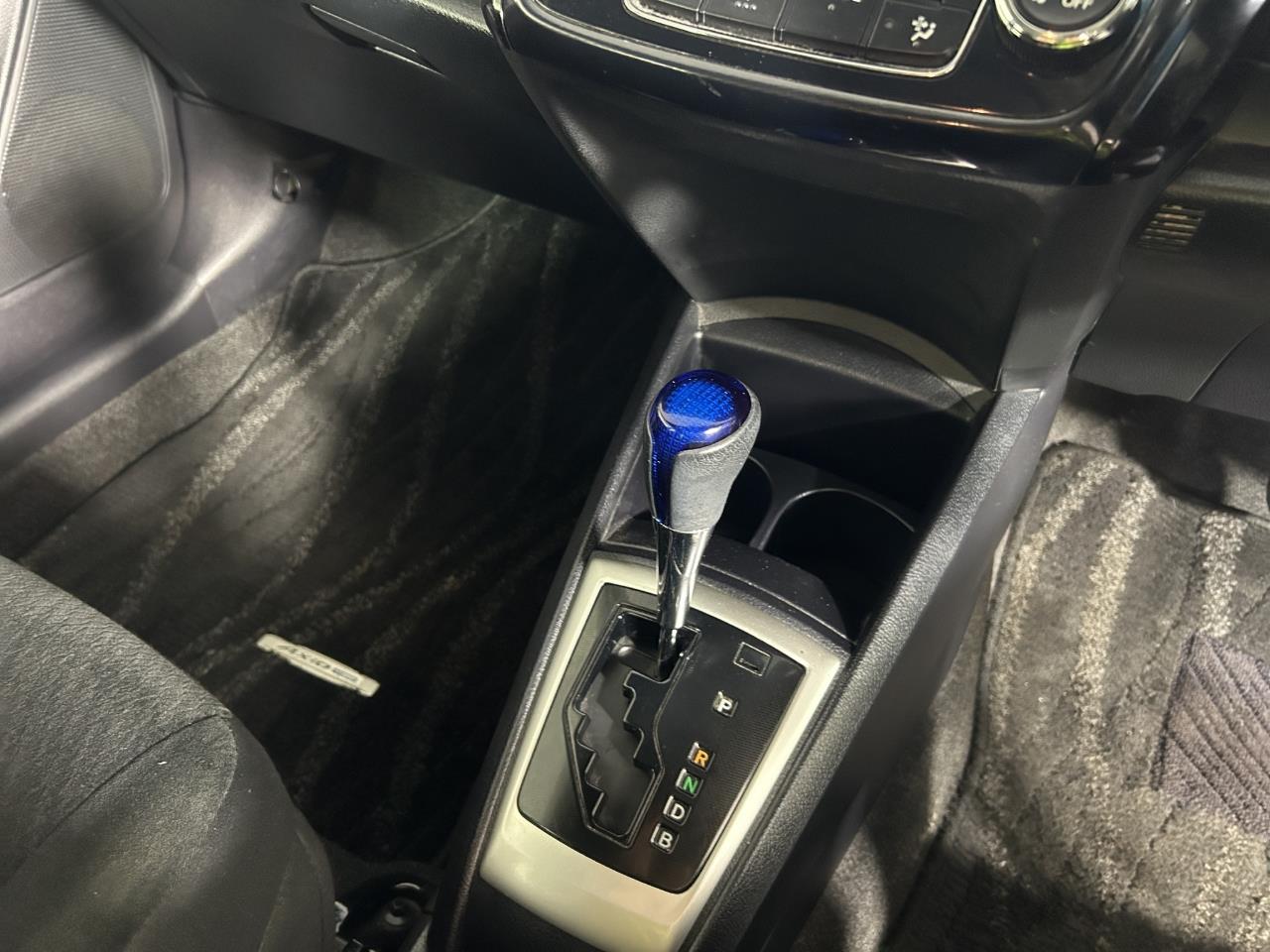 2013 Toyota Corolla Axio Hybrid Sedan REVERSING CAMERA +SMART KEY + AUTO LIGHTS