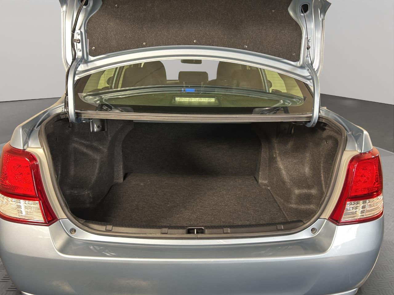 2013 Toyota Corolla Axio Hybrid Sedan REVERSING CAMERA +SMART KEY + AUTO LIGHTS