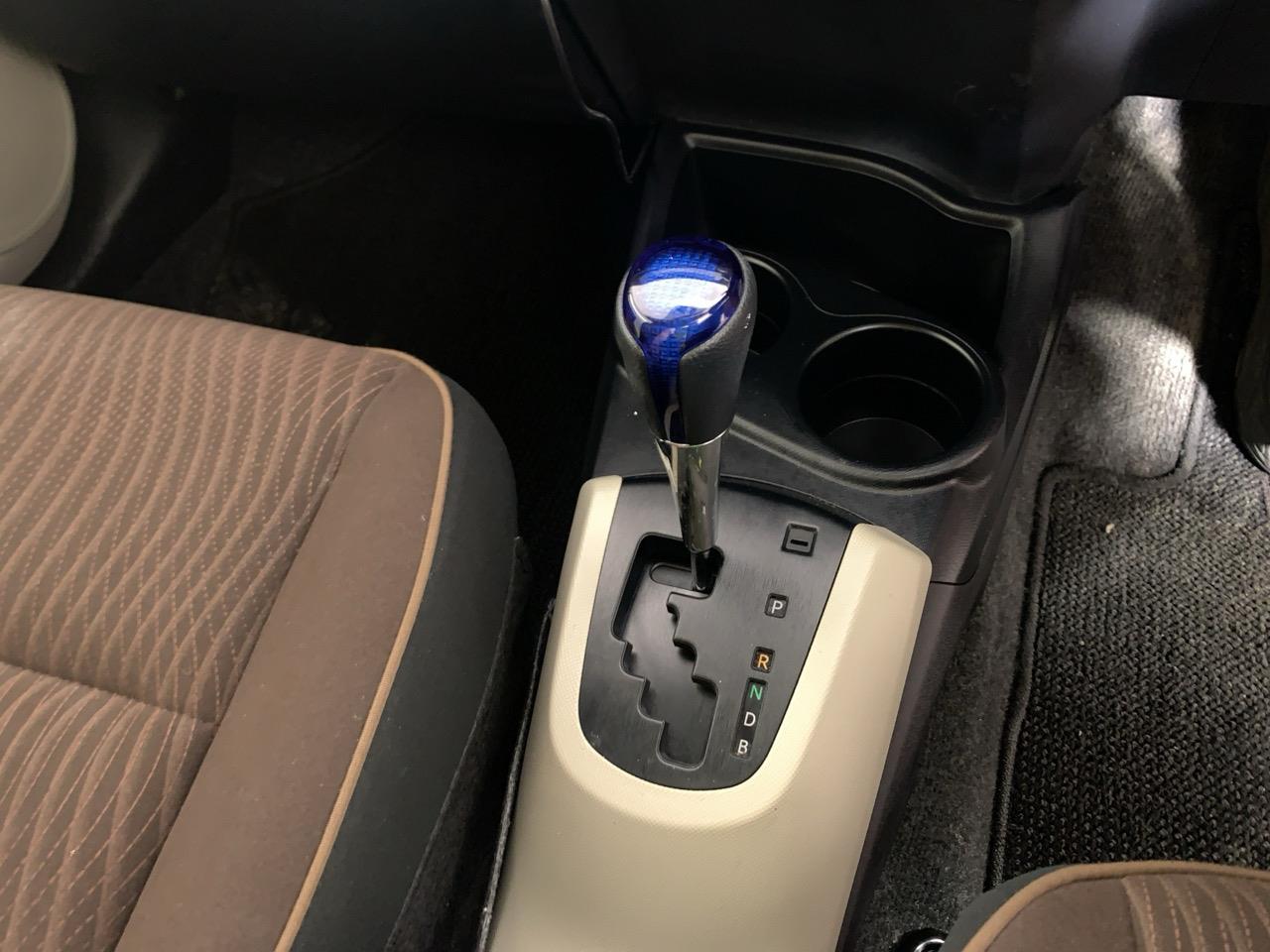 2012 Toyota Aqua S Hatchback LOW KM +  HEATED SEATS + PUSH BUTTON START