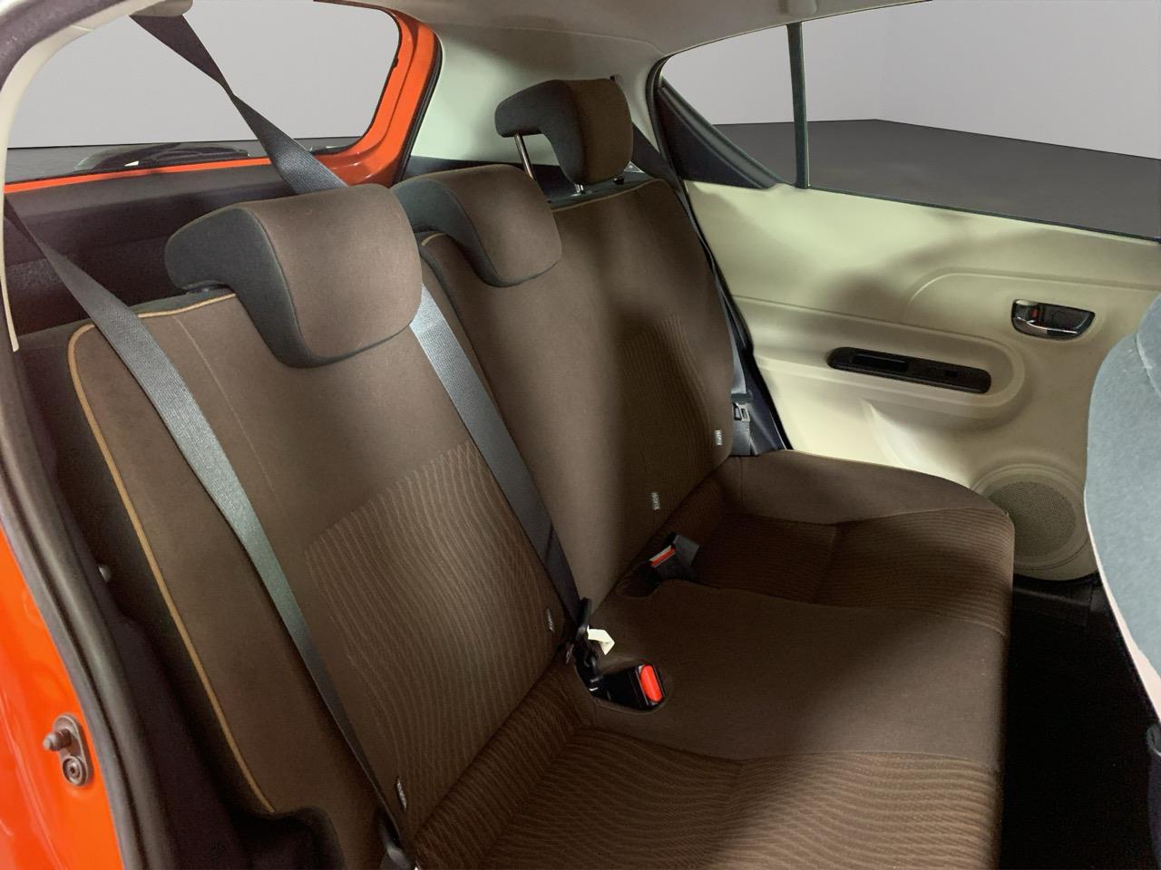 2012 Toyota Aqua S Hatchback LOW KM +  HEATED SEATS + PUSH BUTTON START