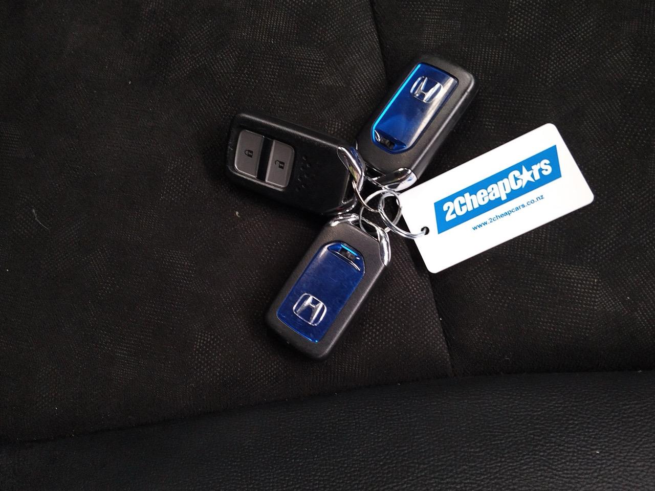 2015 Honda SHUTTLE HYBRID Z STYLE EDITION Station Wagon CRUISE CONTROL + REVERSING CAMERA