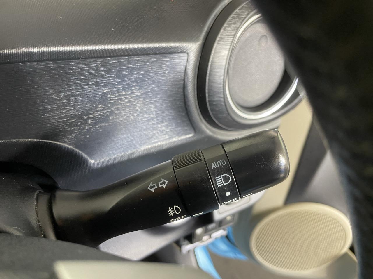 2012 Toyota Aqua G Hatchback HEATED SEATS + REVERSING CAMERA + PUSH START