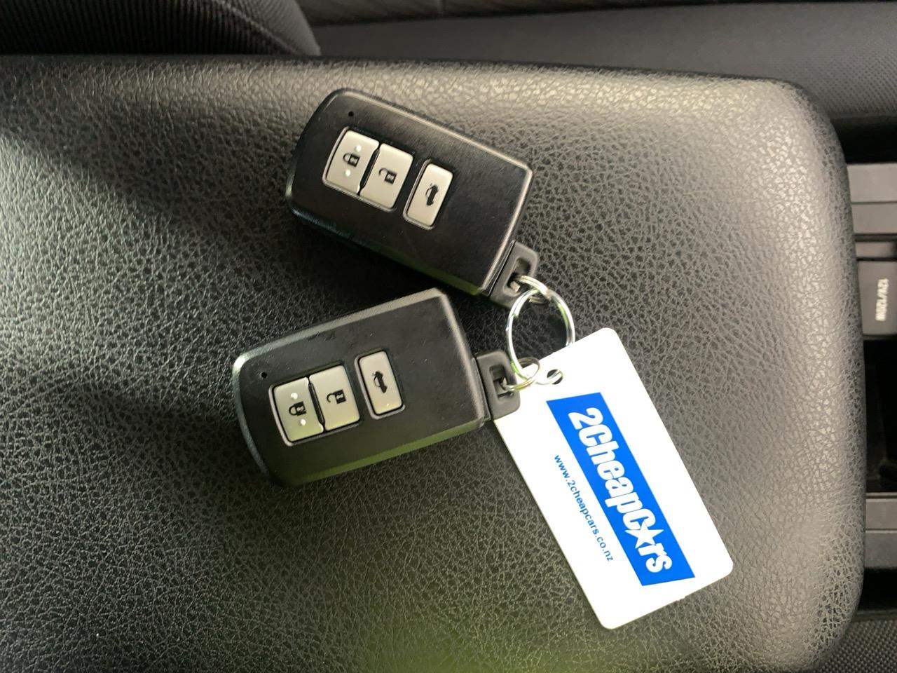 2015 Toyota Camry HYBRID G Sedan CRUISE CONTROL + REVERSING CAMERA + PUSH START