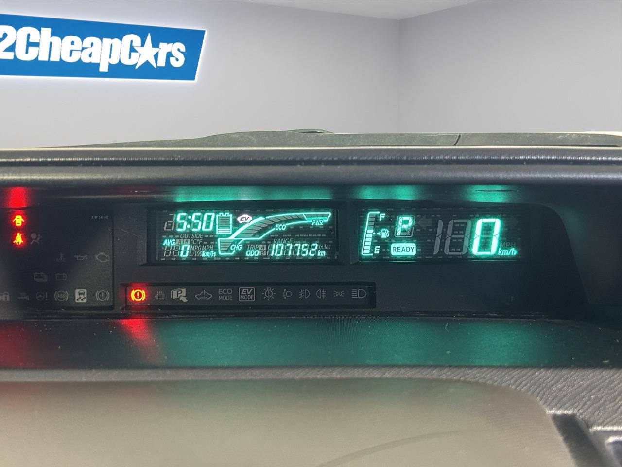 2013 Toyota Aqua S Hatchback PUSH BUTTON START + AUTO LIGHTS + REVERSING CAMEIA