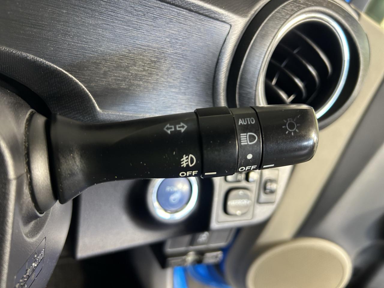 2013 Toyota Aqua S Hatchback PUSH BUTTON START + AUTO LIGHTS + REVERSING CAMEIA