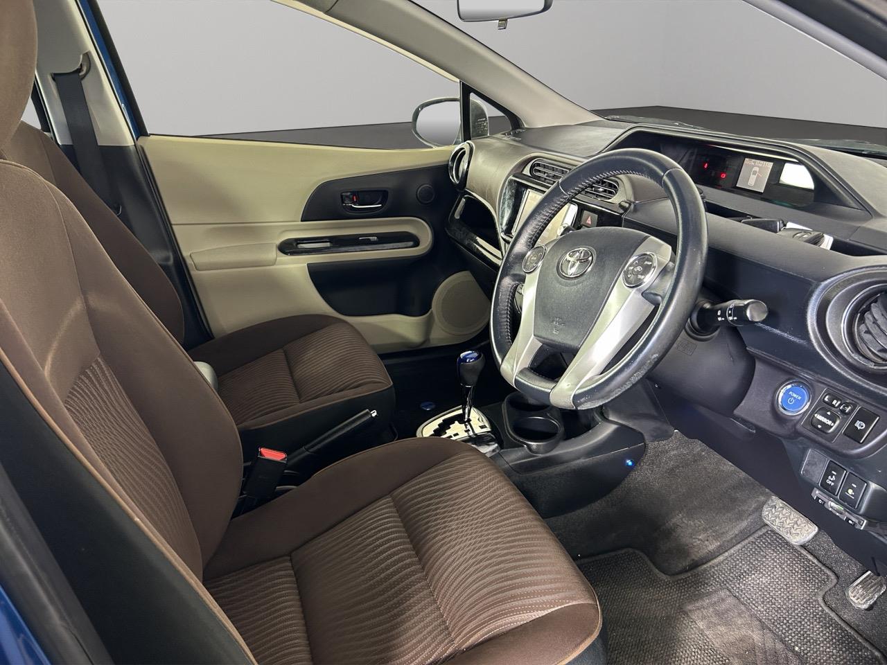 2012 Toyota Aqua G Hatchback SMART KEY + HEATED SEATS + REVERSING CAMERA