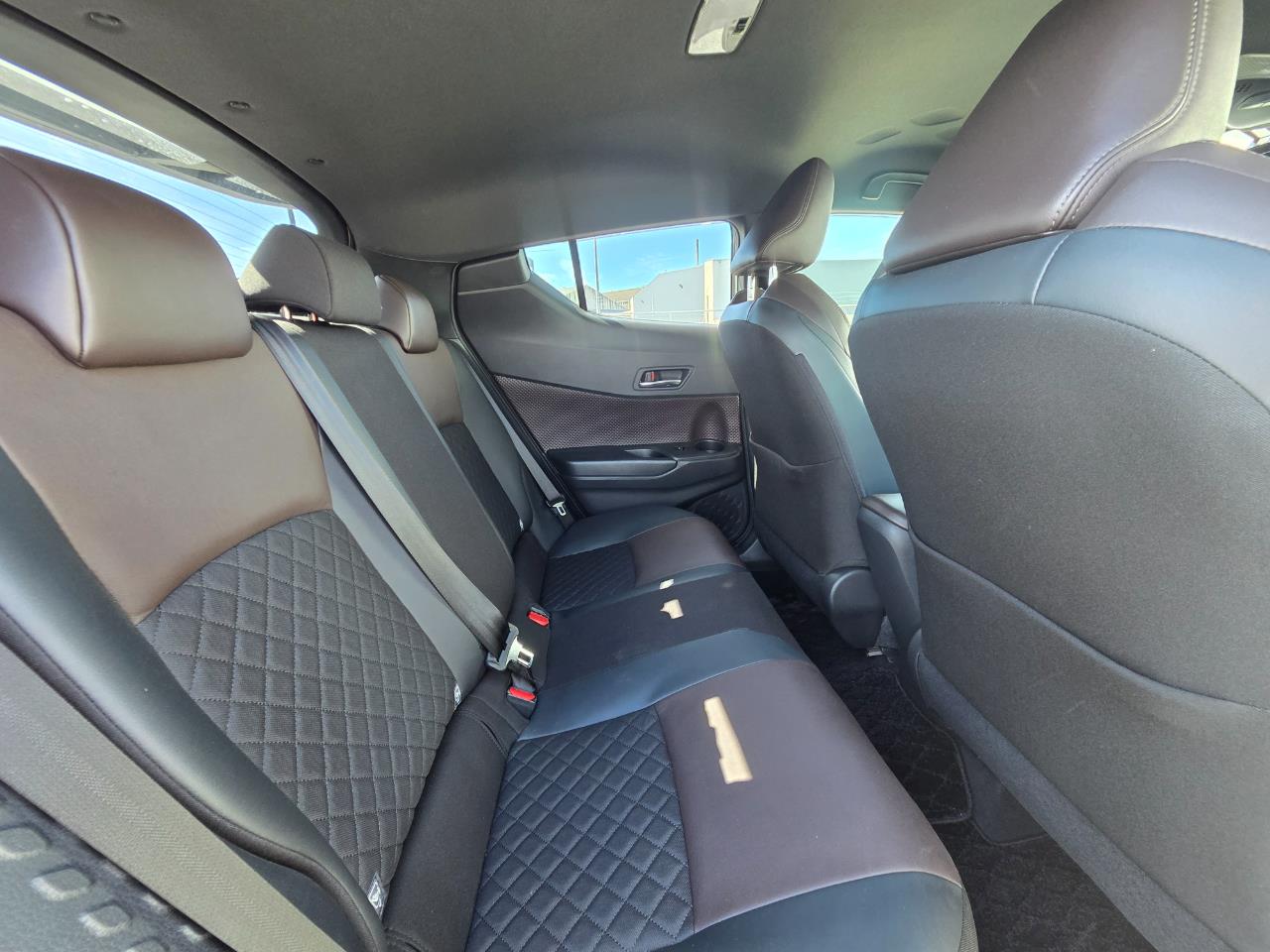 2017 Toyota C-HR Hybrid G RV/SUV REVERSING CAMERA + CRUISE CONTROL + HEATED SEATS