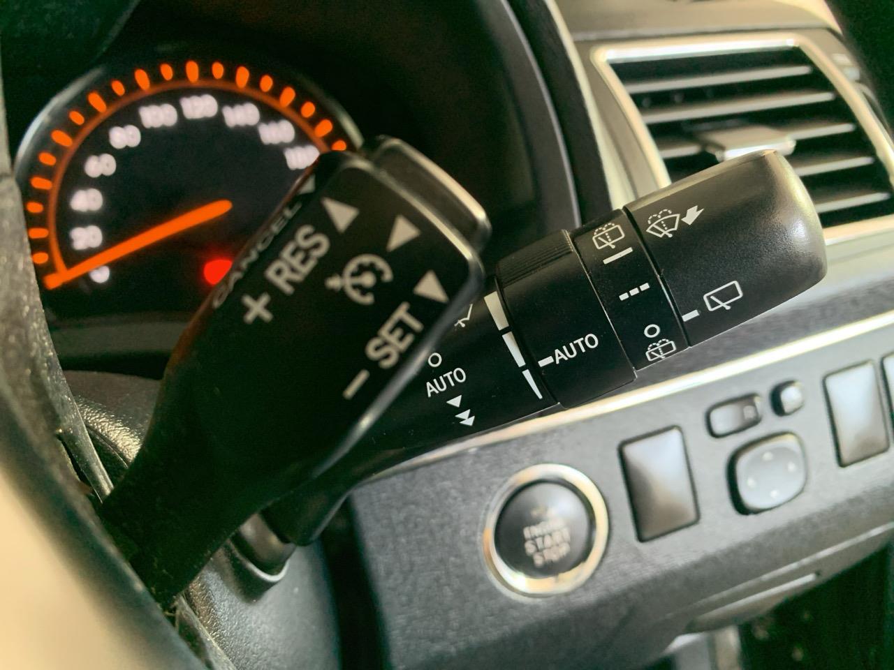 2012 Toyota Avensis WAGON Station Wagon CRUISE CONTROL + REVERSING CAMERA + AUTO LIGHTS