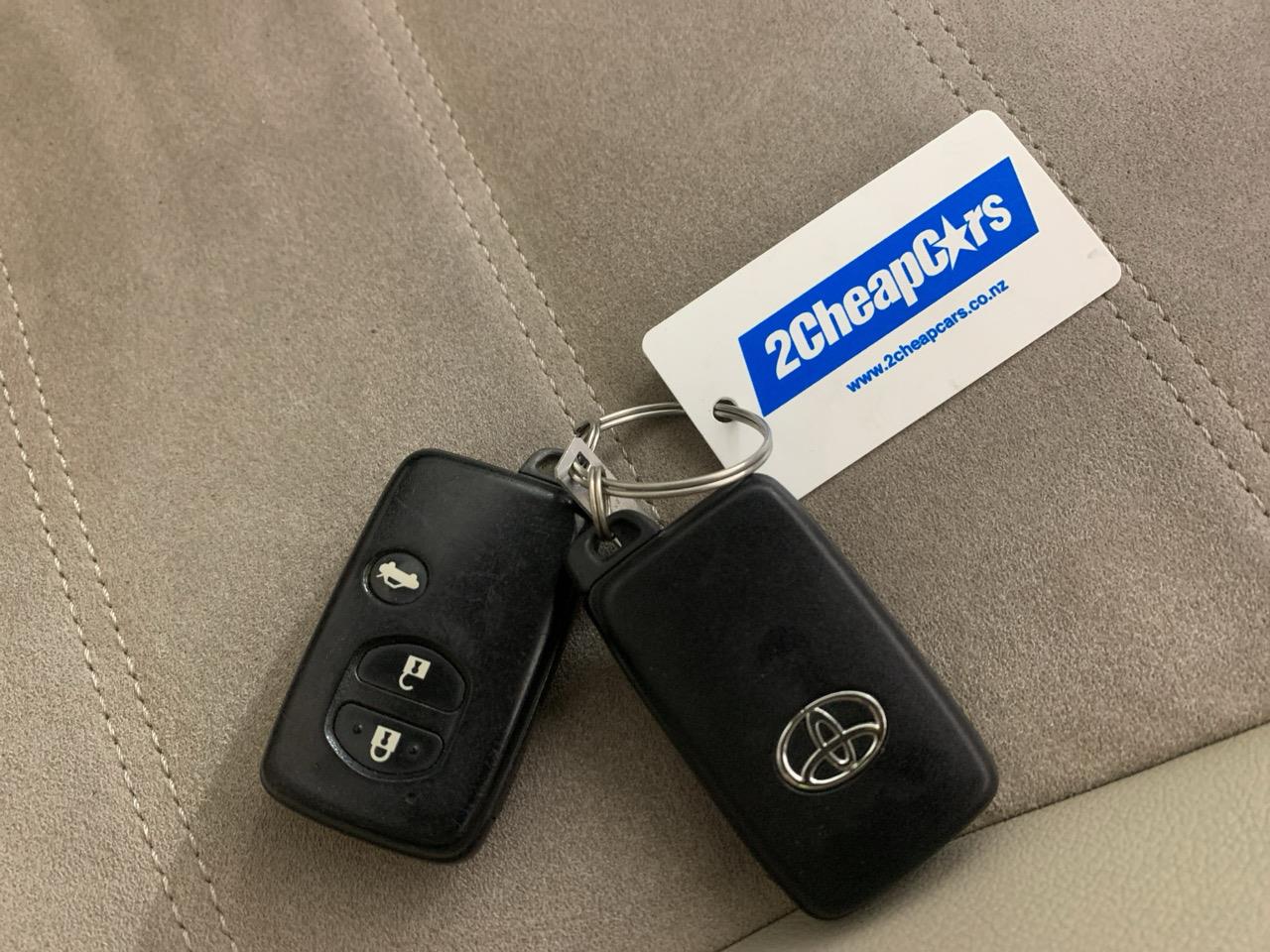 2012 Toyota Avensis WAGON Station Wagon CRUISE CONTROL + REVERSING CAMERA + AUTO LIGHTS