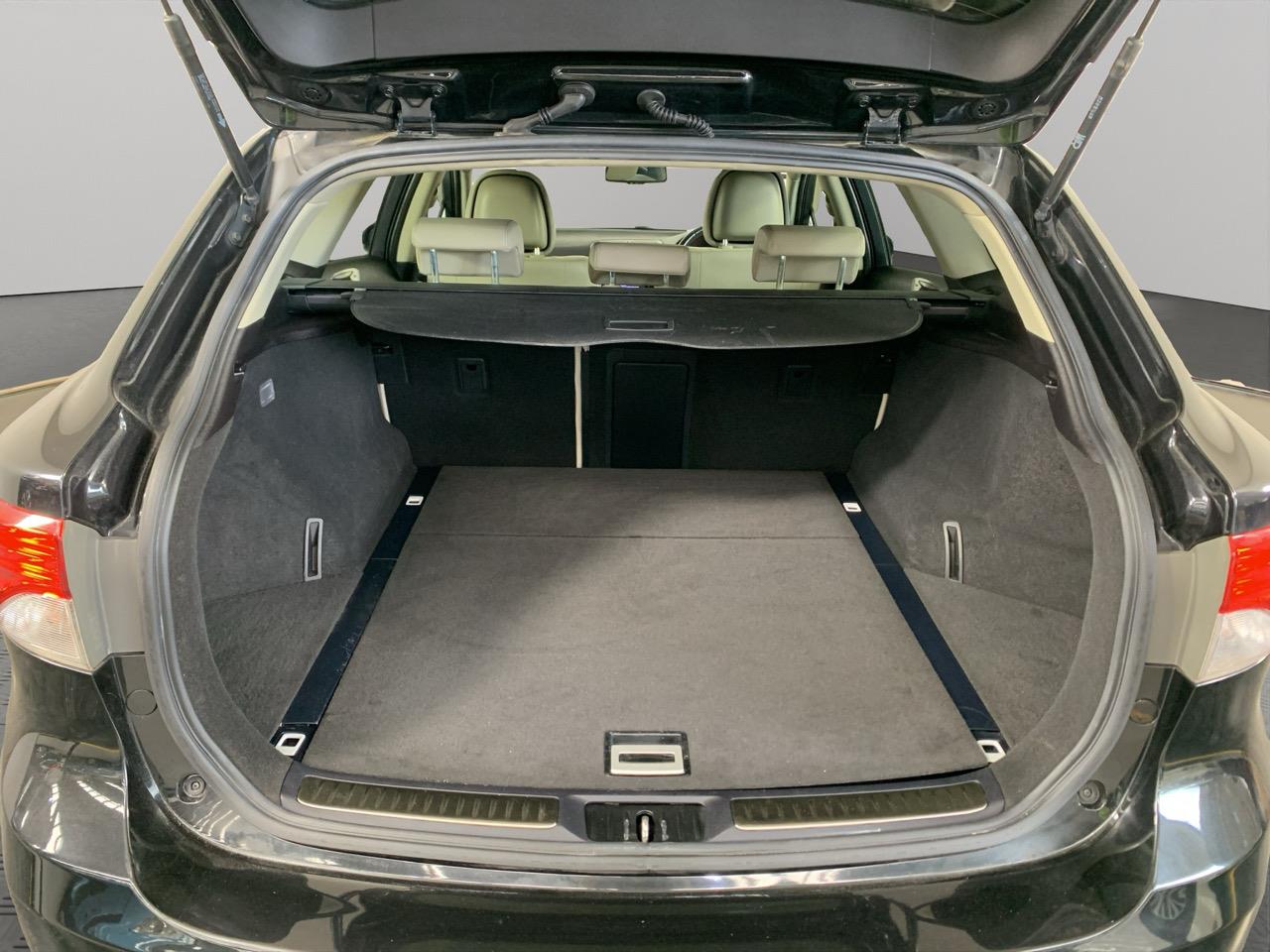 2012 Toyota Avensis WAGON Station Wagon CRUISE CONTROL + REVERSING CAMERA + AUTO LIGHTS